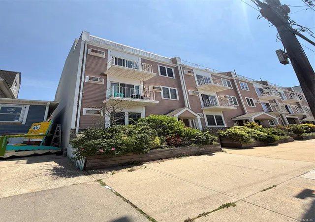 138-beach-92nd-st-1a-rockaway-beach-ny-11693/hzid_2d03c726