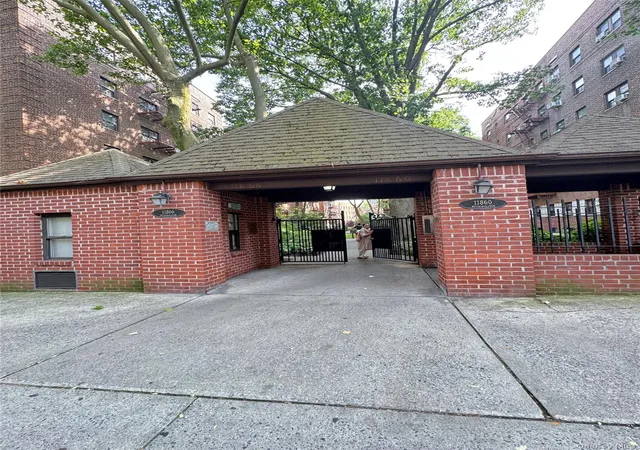 118-60-metropolitan-ave-1j-kew-gardens-ny-11415/hzid_d98df2c3