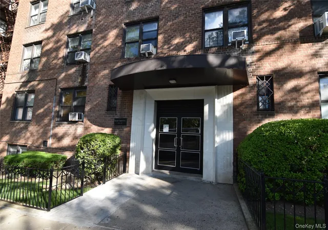 102-32-65th-ave-a02-new-york-ny-11375/hzid_9373c100