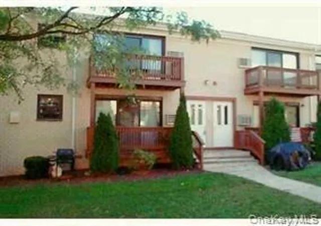 284-sneden-pl-w-284-spring-valley-ny-10977/hzid_bac25595