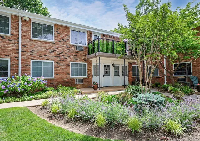 156-jervis-ave-156-babylon-ny-11735/hzid_5bff305d