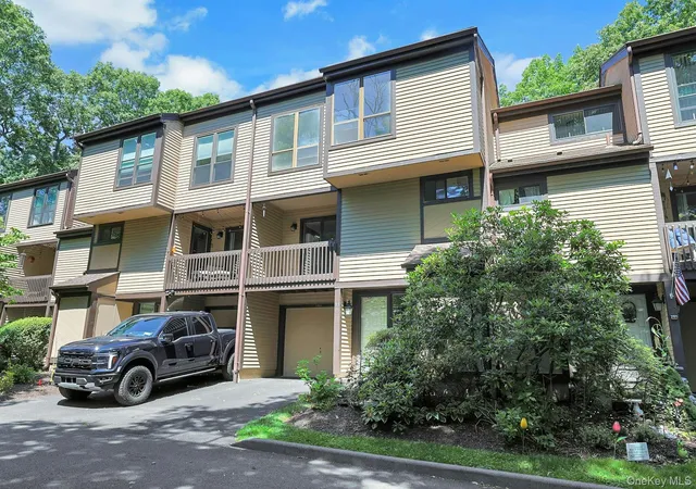 83-deerfield-ln-ossining-ny-10562/hzid_5a3bd1af