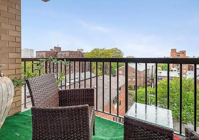 13508-82nd-avenue-504-new-york-ny-11435/hzid_2c984adc