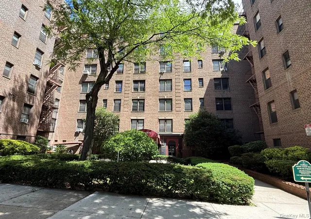 83-05-98-street-3h-woodhaven-ny-11421/hzid_69e54311