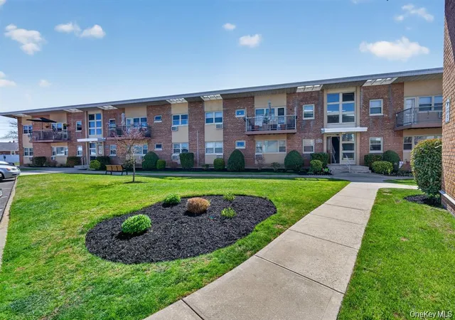 4-rose-st-building-6-unit-d-1-hempstead-ny-11572/hzid_aa9cae79