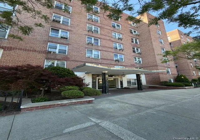 102-21-63rd-rd-b16-new-york-ny-11375/hzid_84bb4ae6