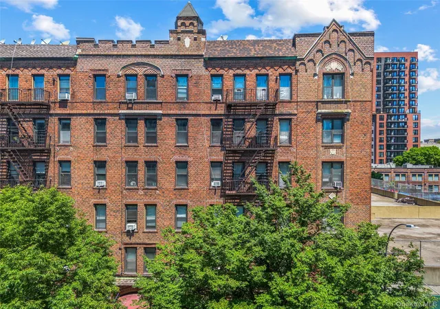 35-crown-st-3b-new-york-ny-11229/hzid_b5c02435