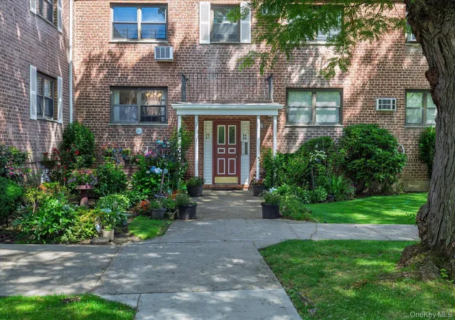 86-29-shore-pkwy-96-new-york-ny-11414/hzid_5ef7ad72