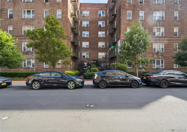 65-74-saunders-st-3h-new-york-ny-11374/hzid_ea8c688f