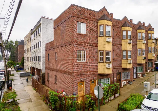 1496-hicks-st-new-york-ny-10469/hzid_6e54de0a