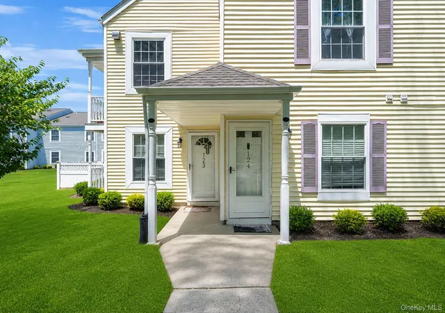 124-fairview-cir-brookhaven-ny-11953/hzid_827bfe25