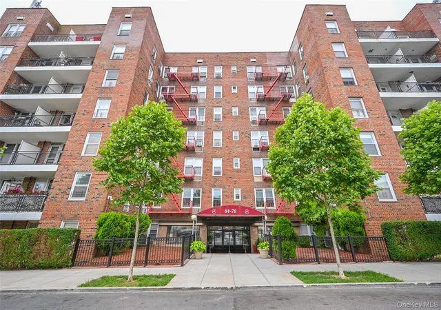 84-70-129th-st-6c-new-york-ny-11415/hzid_8c525cdd