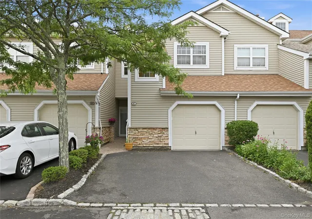 87-carriage-ln-236-oyster-bay-ny-11803/hzid_cc28f594