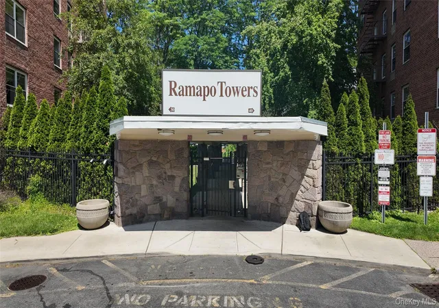 30-s-cole-ave-5e-spring-valley-ny-10977/hzid_68dd9c2a