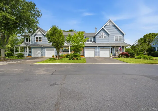94-broadlawn-dr-central-islip-ny-11722/hzid_8fa7cc63