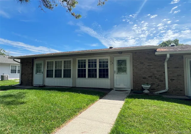 312-woodbridge-dr-b-brookhaven-ny-11961/hzid_6c070be3