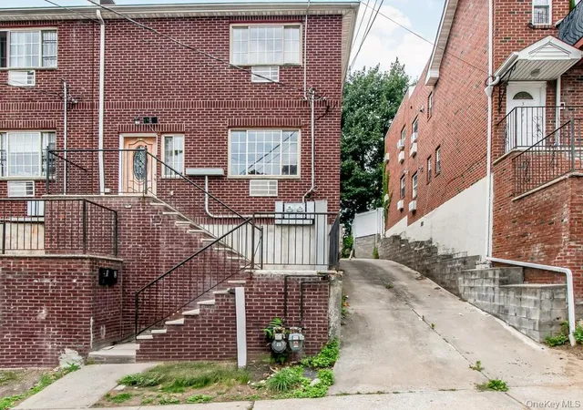 3939-secor-ave-bronx-ny-10466/hzid_2f6b4de9