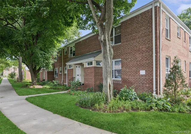 43-edwards-st-1-b-north-hempstead-ny-11577/hzid_6fab78d0