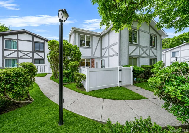 577-blue-ridge-dr-brookhaven-ny-11763/hzid_202db27b