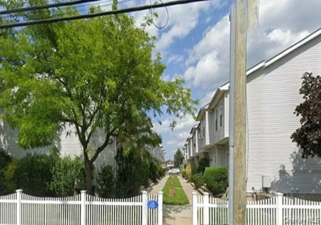 66-henry-st-19-hempstead-ny-11550/hzid_2364c316