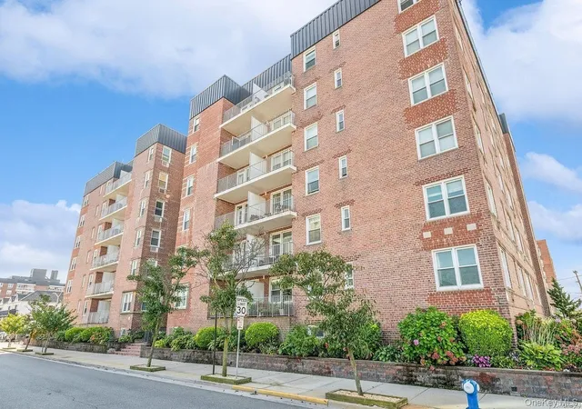 210-e-broadway-6l-long-beach-ny-11561/hzid_ce14fdb6