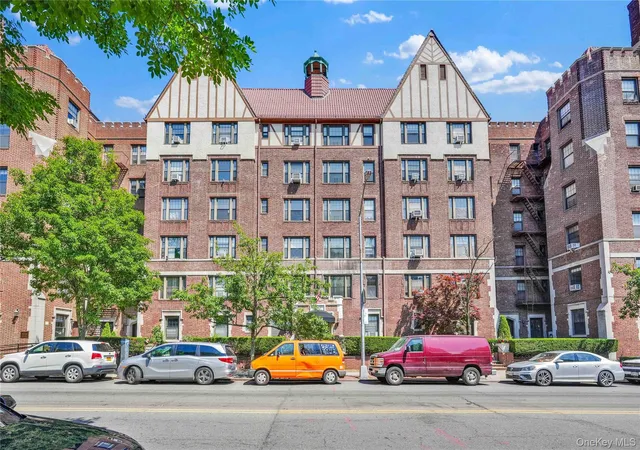 109-14-ascan-ave-5a-new-york-ny-11375/hzid_843c91d2