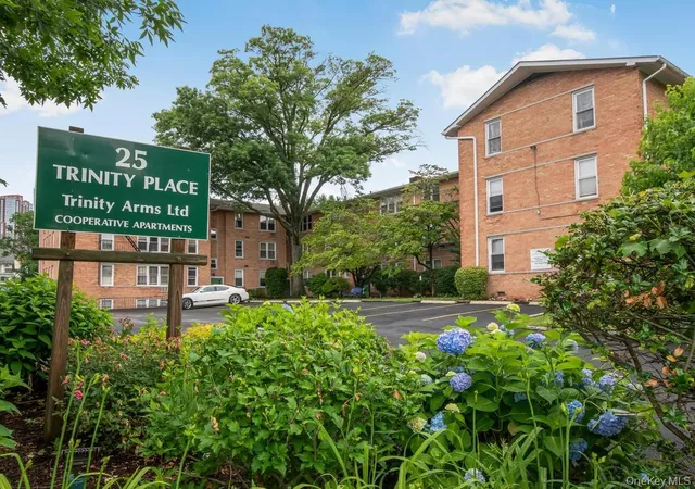 25-trinity-pl-3j-new-rochelle-ny-10805/hzid_0ac0a738