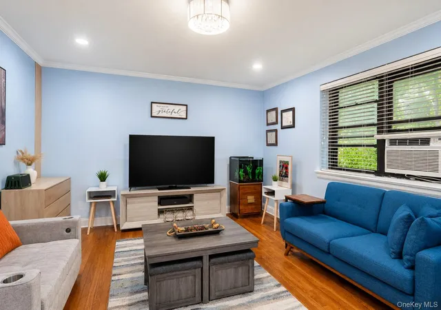 30-grace-ave-2f-north-hempstead-ny-11021/hzid_07da957b