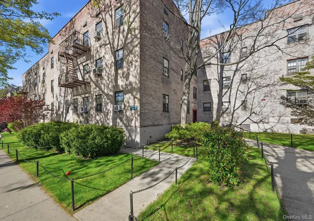 7837-main-st-2d-flushing-ny-11367/hzid_38de549f