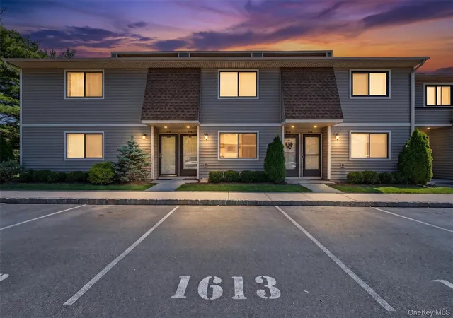 100-daly-1613-hempstead-ny-11572/hzid_fb231a0c