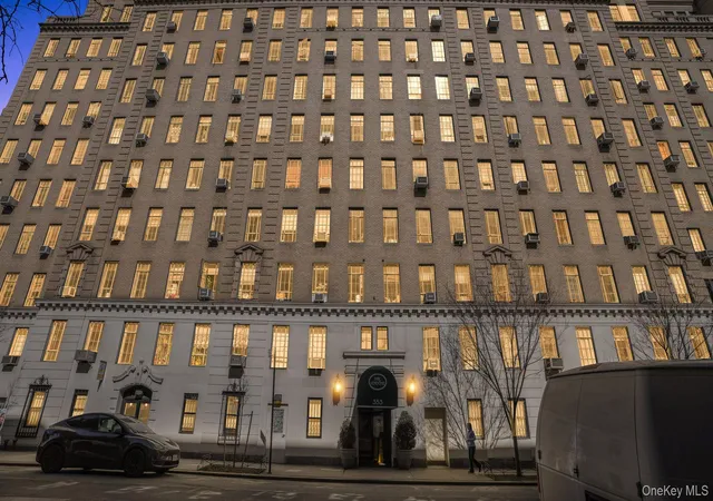 353-w-56th-st-9b-new-york-ny-10019/hzid_379672c4