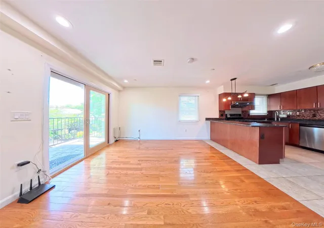 4038-194th-st-3b-new-york-ny-11358/hzid_eb78ca9b