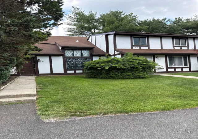 137-fieldstone-ct-brookhaven-ny-11953/hzid_08b5531e