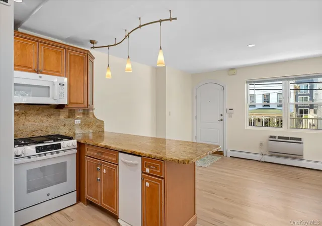 188-beach-101st-st-1b-rockaway-park-ny-11694/hzid_75fc9792