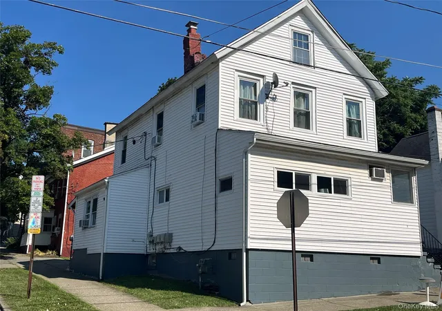 95-albany-st-poughkeepsie-ny-12601/hzid_ae082d56