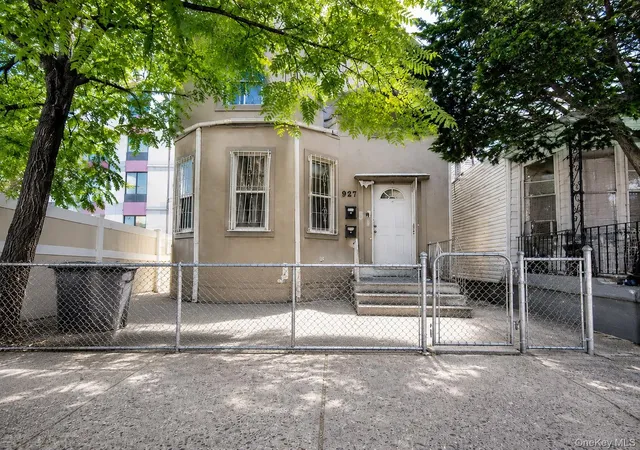 927-summit-ave-bronx-ny-10452/hzid_feff71e8