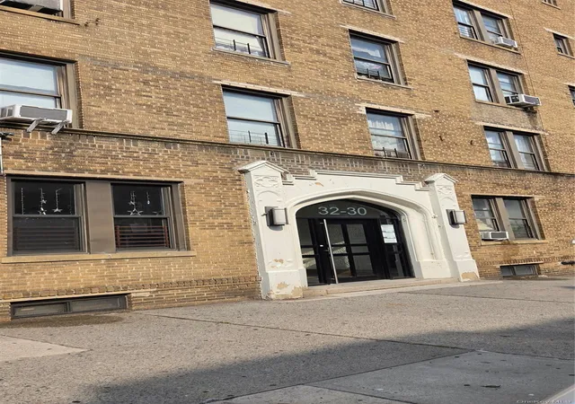 32-30-93-street-c8-east-elmhurst-ny-11369/hzid_4ef88b7b