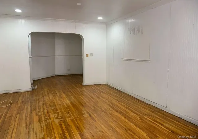 7610-34th-ave-2m-new-york-ny-11372/hzid_7b4f2b75
