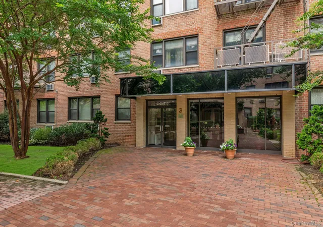3-birchwood-ct-5g-north-hempstead-ny-11501/hzid_6d8c0c18