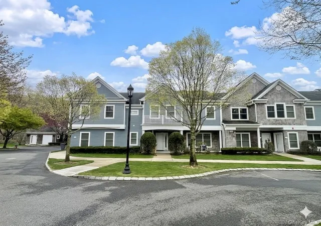 22-gianna-ct-southampton-ny-11968/hzid_29e16d0b