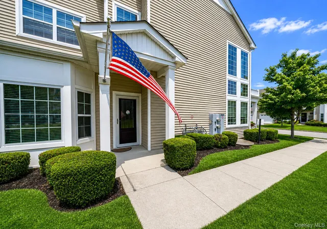 32-avery-way-brookhaven-ny-11772/hzid_3614eb09