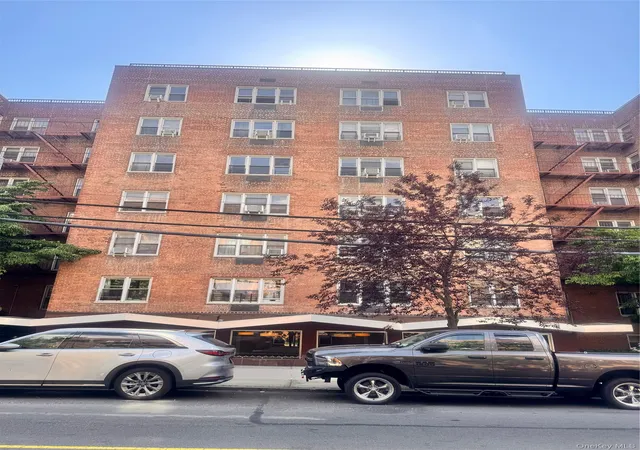 34-20-parsons-blvd-2h-flushing-ny-11354/hzid_5bca57ae