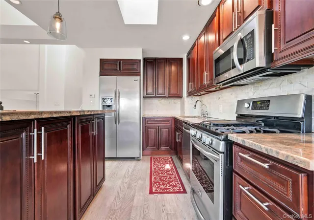 120-09-riviera-ct-10b-new-york-ny-11356/hzid_be503111