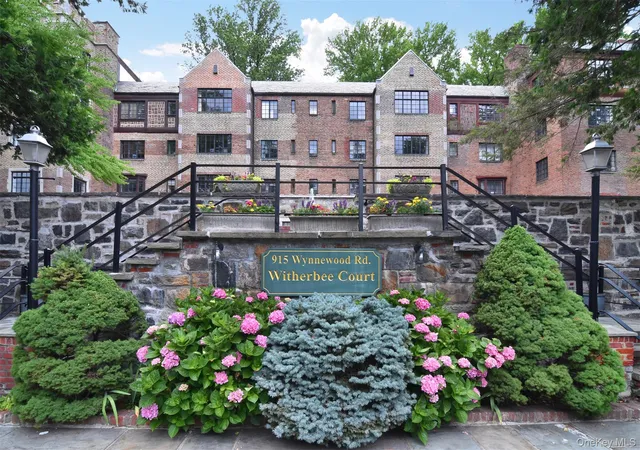 915-wynnewood-rd-a3-pelham-ny-10803/hzid_e2e3e554