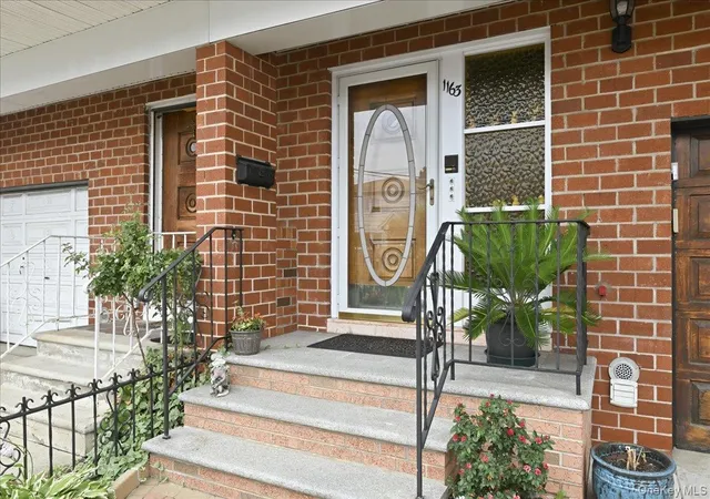 11-63-129th-street-new-york-ny-11356/hzid_af055940