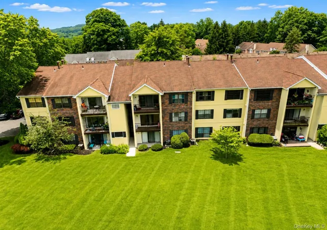 10-edinburgh-dr-10-peekskill-ny-10566/hzid_7ebc6722