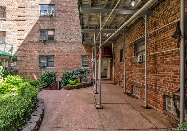 102-55-67-rd-3v-new-york-ny-11375/hzid_8da65bf0