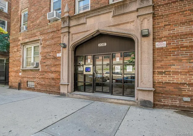 2081-cruger-ave-4c-new-york-ny-10462/hzid_439a8e1e