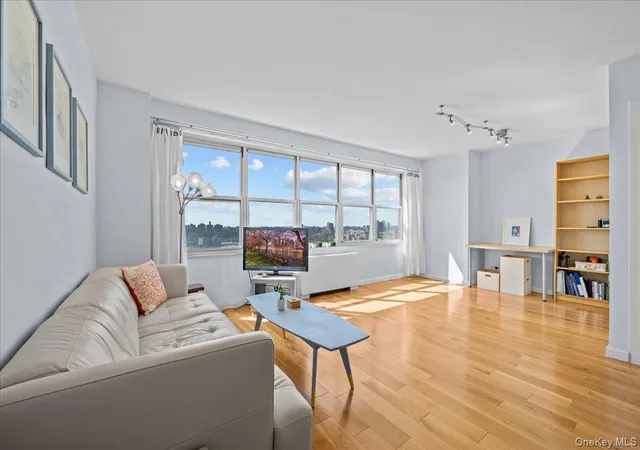 555-kappock-st-12a-new-york-ny-10463/hzid_3f8a3bfa