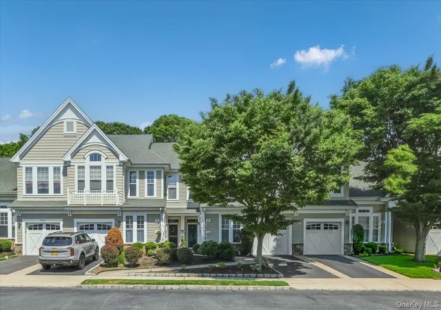 189-symphony-dr-brookhaven-ny-11755/hzid_ad38f5e5